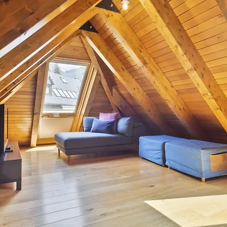 Luderna - Casa Con Jardin Montcorbison Casa vacanze